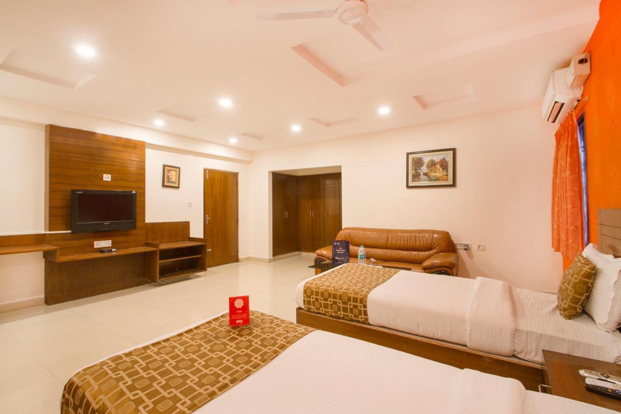โอโย 11400 เดอะ ดาวน์ทาวน์ สวีท Hotel ไฮเดอราบัด ภายนอก รูปภาพ